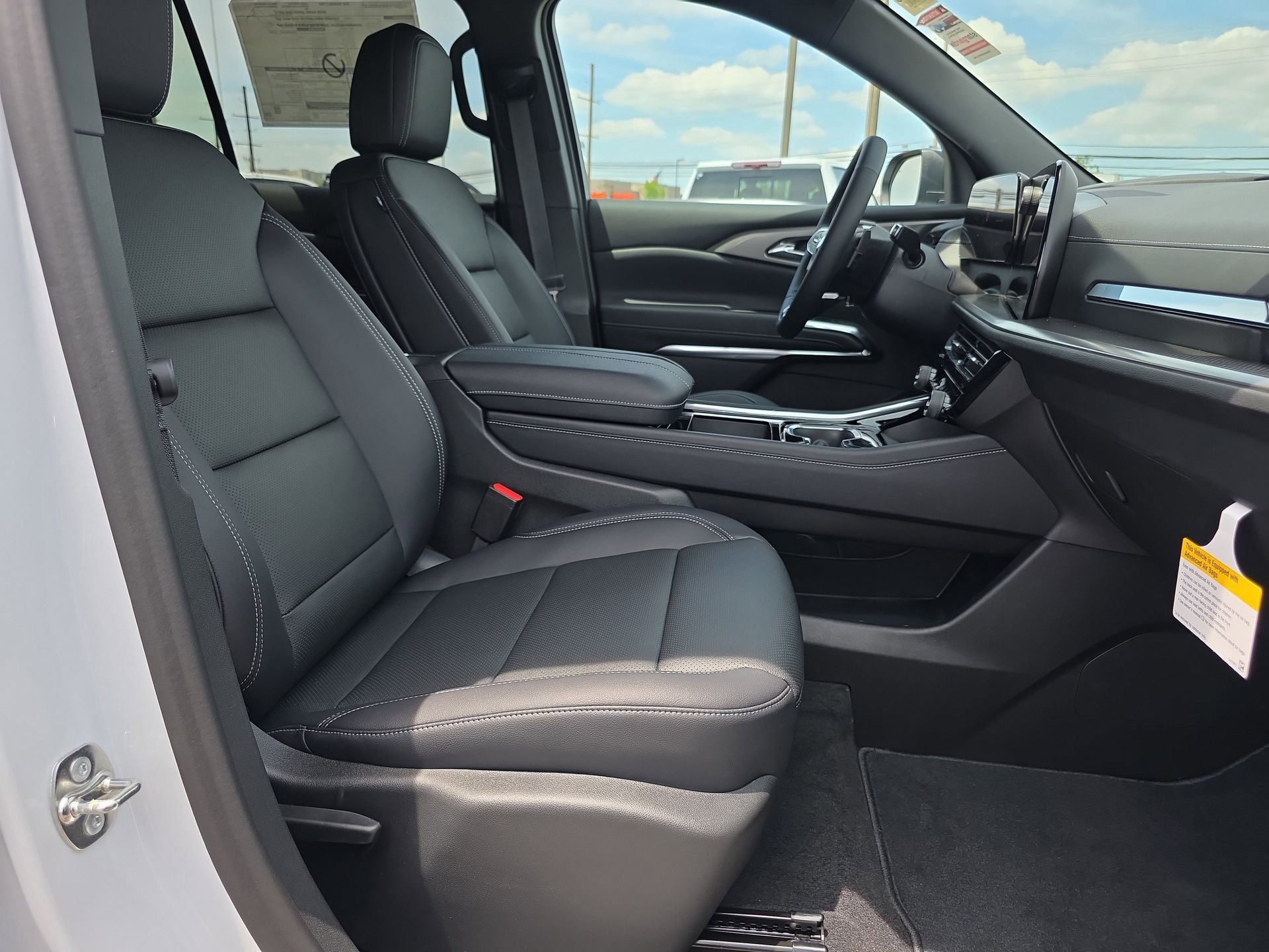 New 2026 Chevrolet Traverse LT w/ Sun and Wheel Package FWD image 16