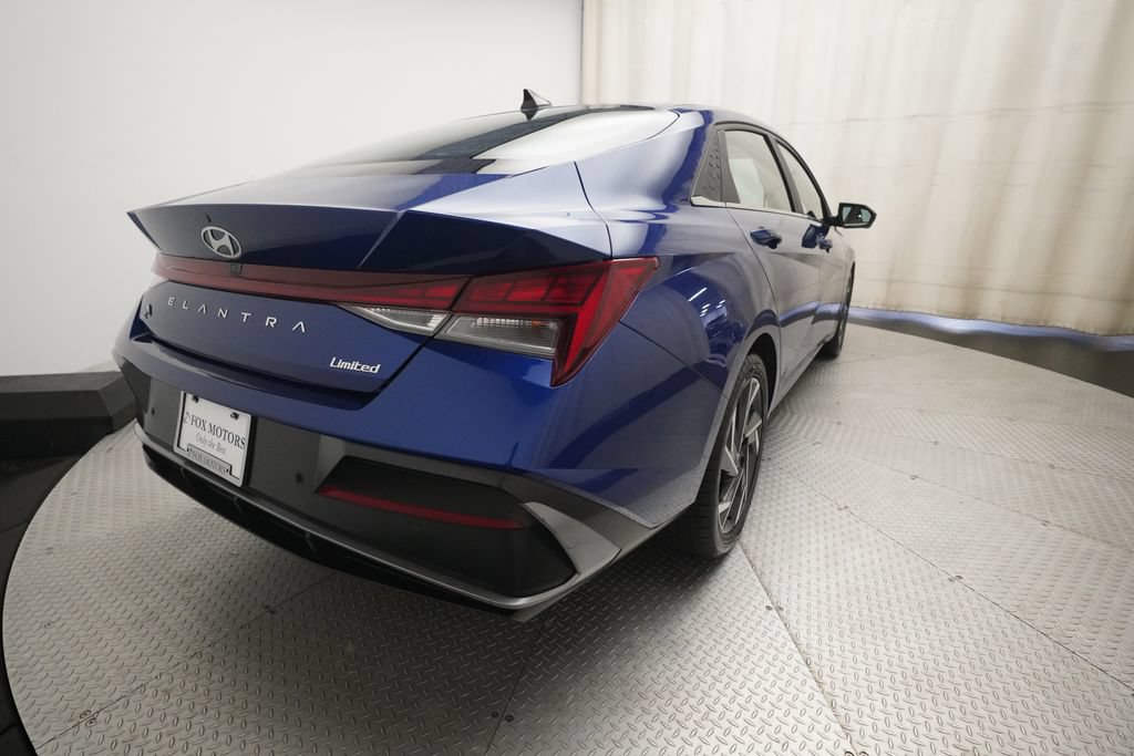 Used 2024 Hyundai Elantra Limited FWD image 13