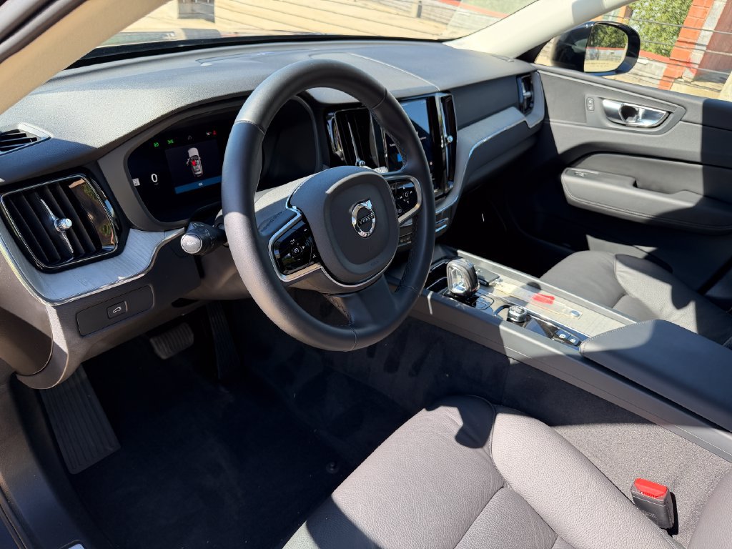 Certified 2025 Volvo XC60 B5 Plus w/ Protection Package Premier AWD/4WD image 13