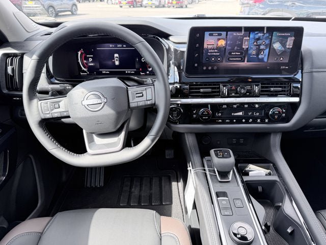 New 2026 Nissan Pathfinder Platinum AWD/4WD image 16