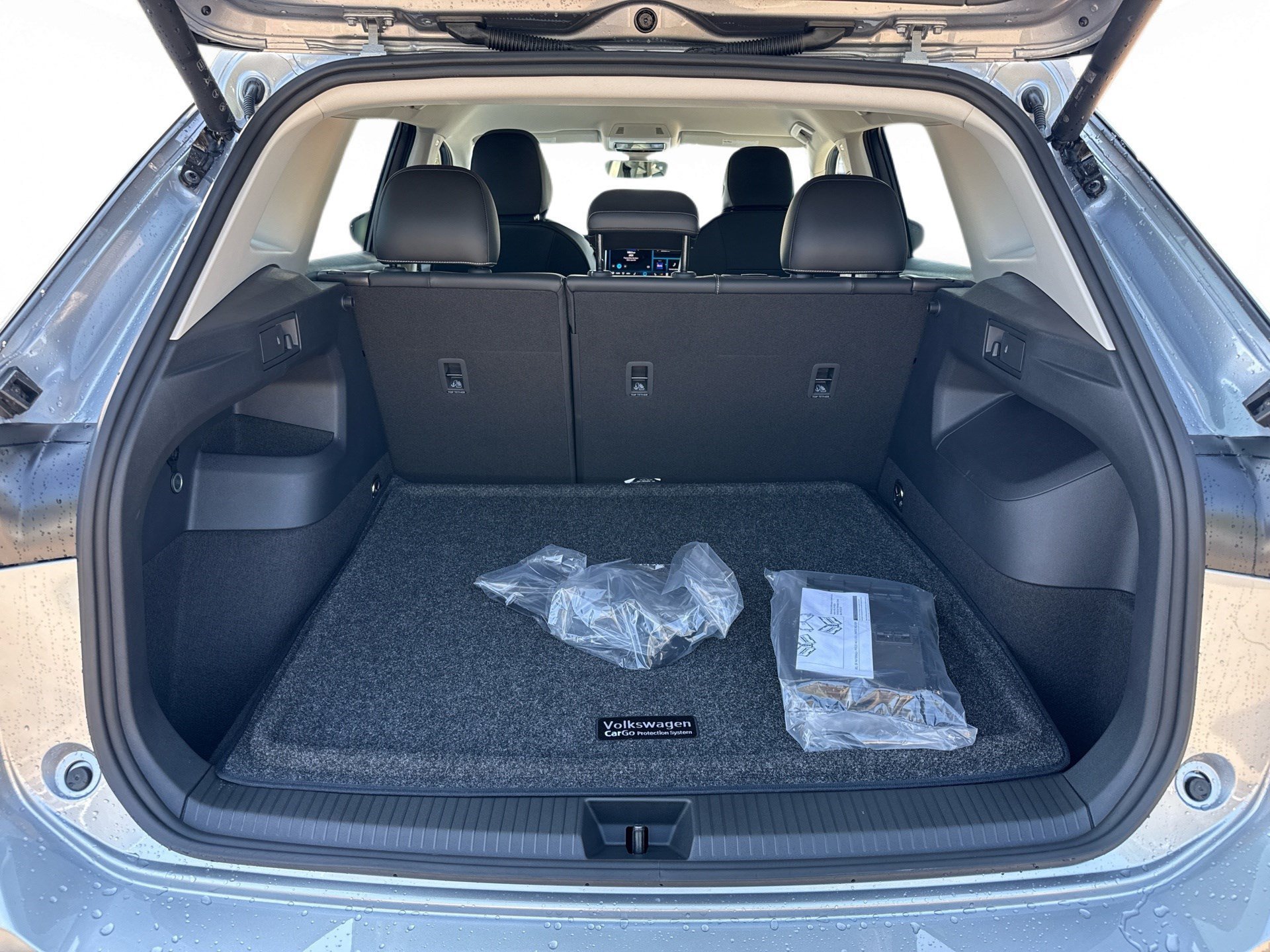 New 2026 Volkswagen Tiguan SE FWD image 19