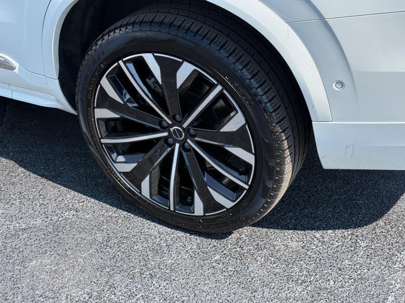 Certified 2026 Volvo XC90 B6 Plus AWD/4WD image 8