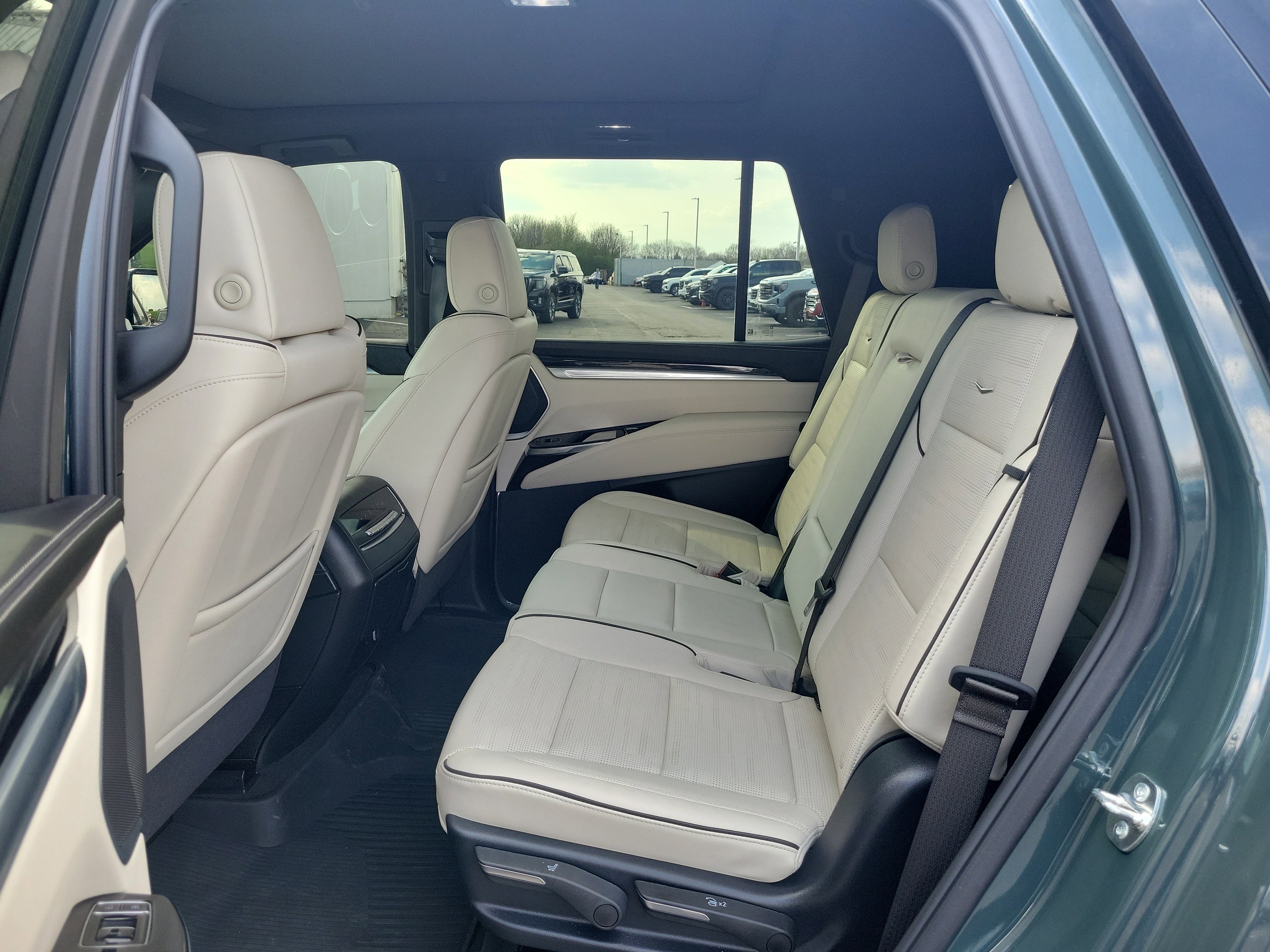 Used 2025 Cadillac Escalade Sport w/ Touring Package image 14