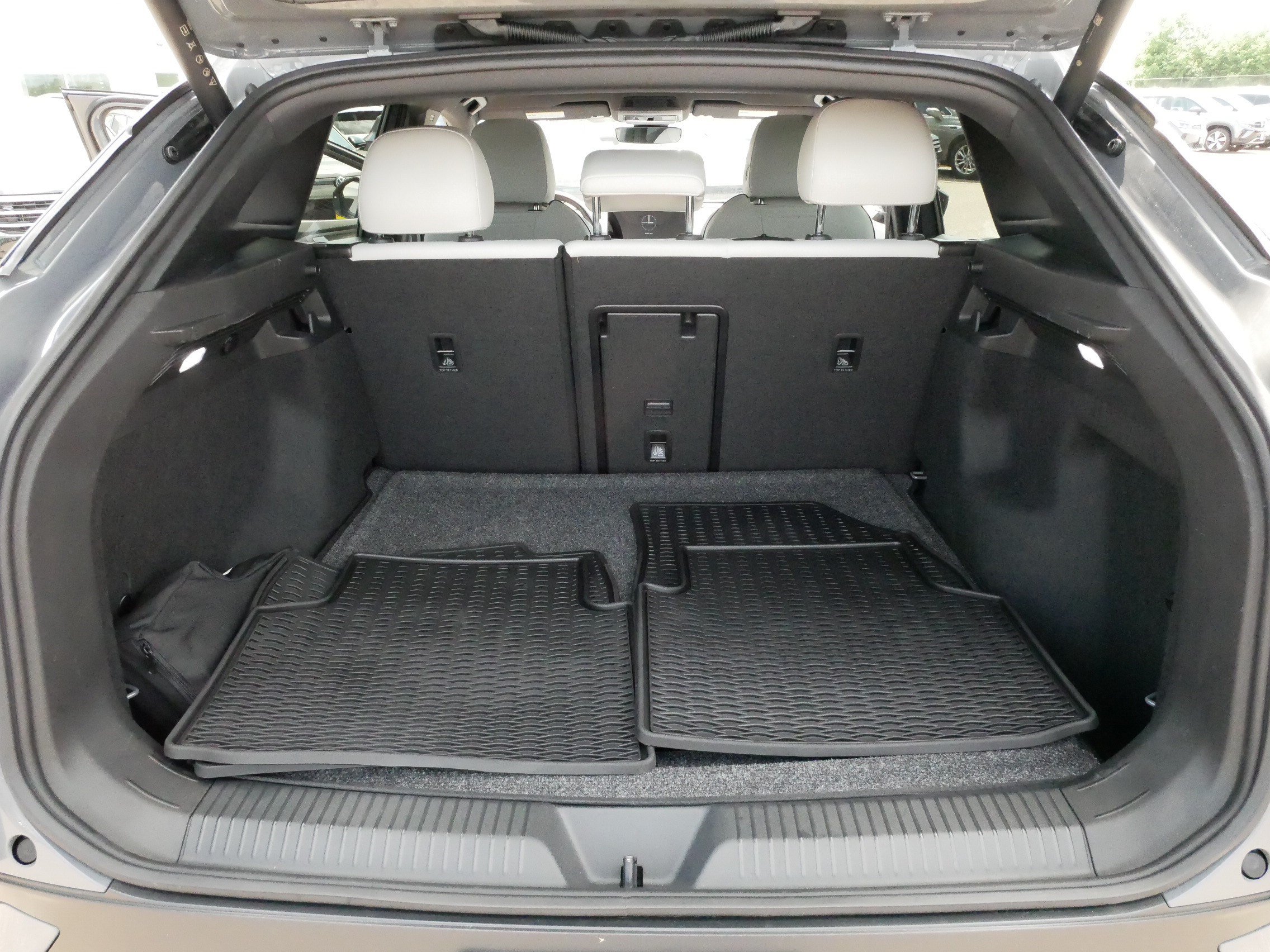 Used 2025 Volkswagen ID.4 Pro S AWD/4WD image 18