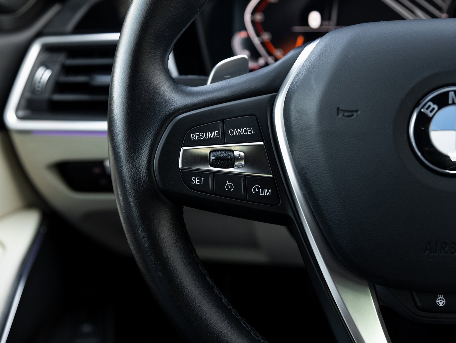 Used 2022 BMW 330i Sedan w/ Premium Package image 15