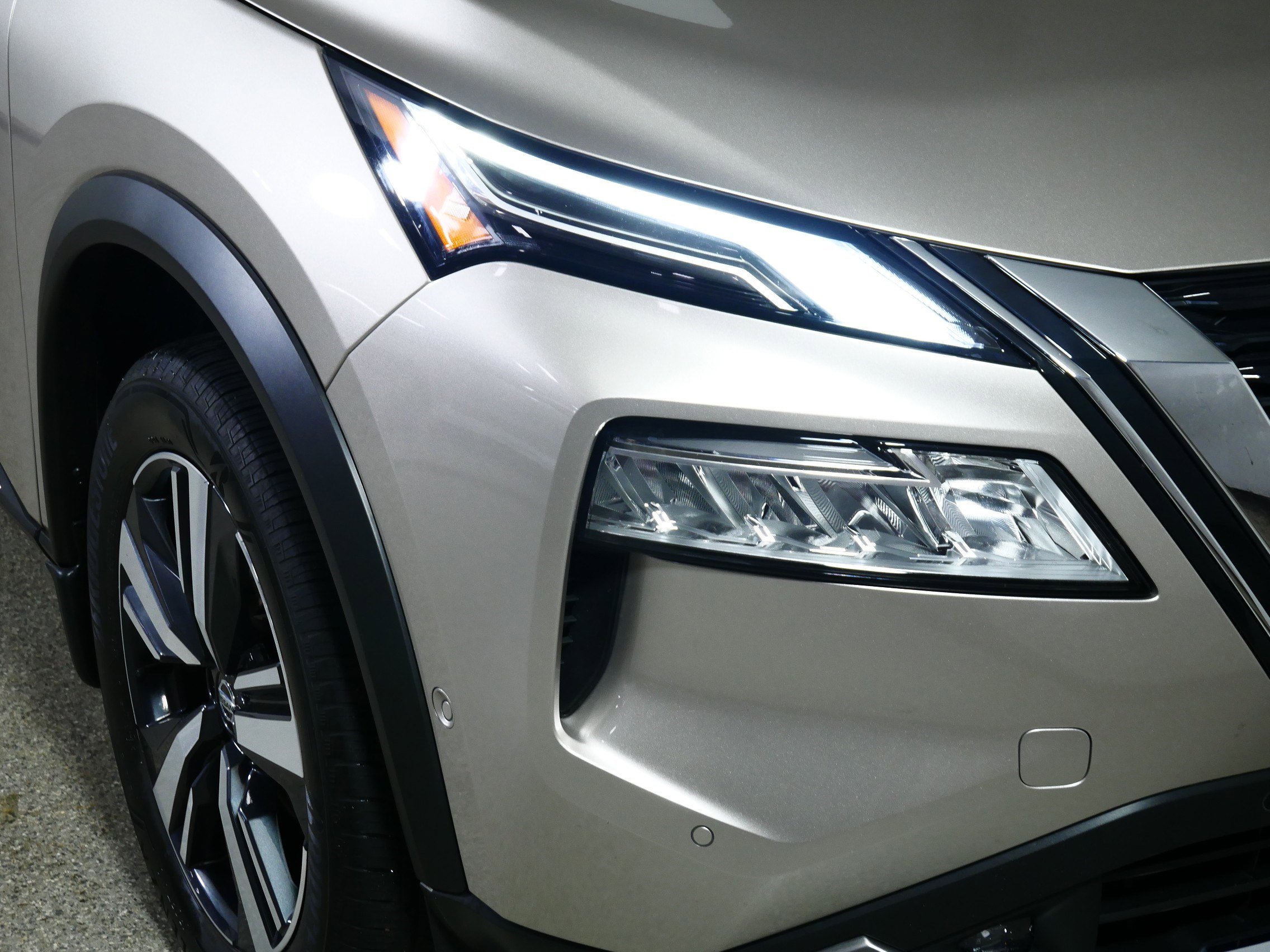Used 2021 Nissan Rogue Platinum AWD/4WD image 16