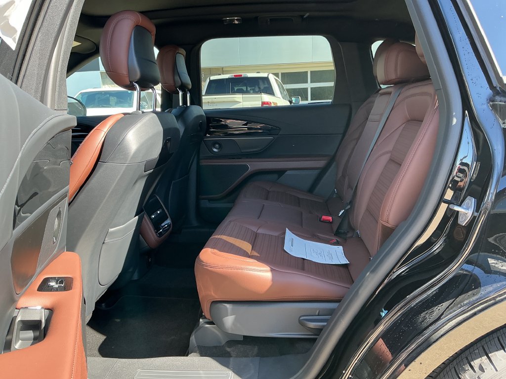 New 2026 Lincoln Nautilus Reserve w/ Jet Appearance Package AWD/4WD image 22