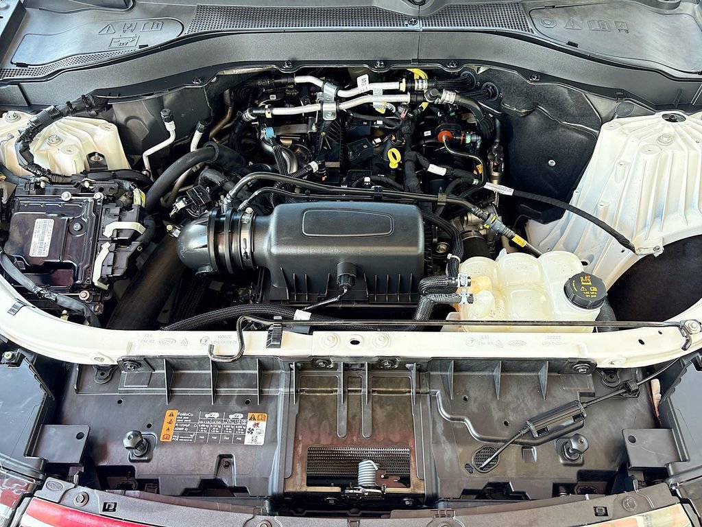 Used 2022 Ford Explorer XLT w/ Equipment Group 202A image 29