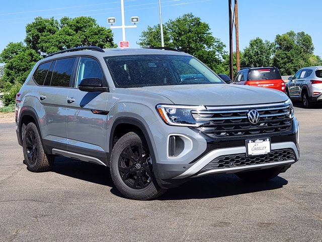 New 2026 Volkswagen Atlas Peak Edition AWD/4WD image 1