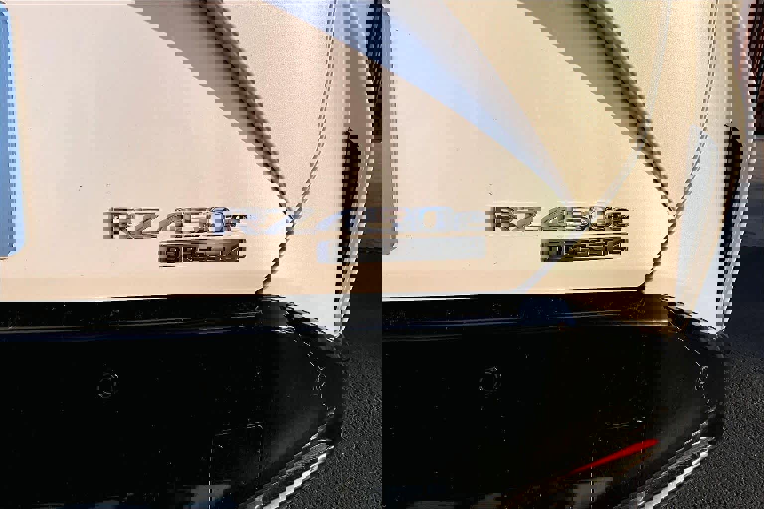 Used 2023 Lexus RZ 450e Premium image 9