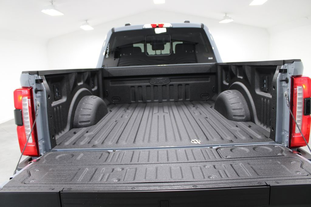 New 2026 Ford F250 Lariat w/ Black Appearance Package image 17
