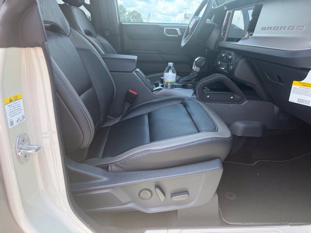 New 2026 Ford Bronco Outer Banks w/ Sasquatch Package AWD/4WD image 11