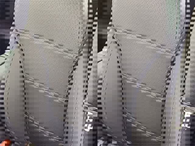 Used 2025 Mercedes-Benz GLC 300 4MATIC image 88