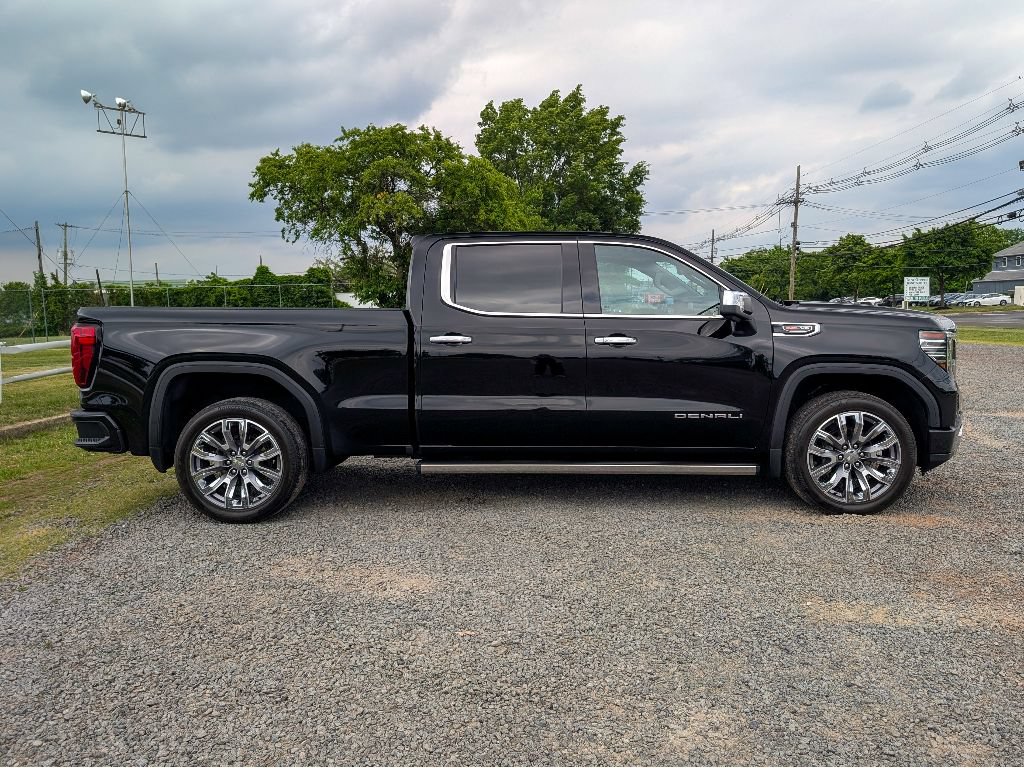 Used 2023 GMC Sierra 1500 Denali w/ Denali Reserve Package AWD/4WD image 4