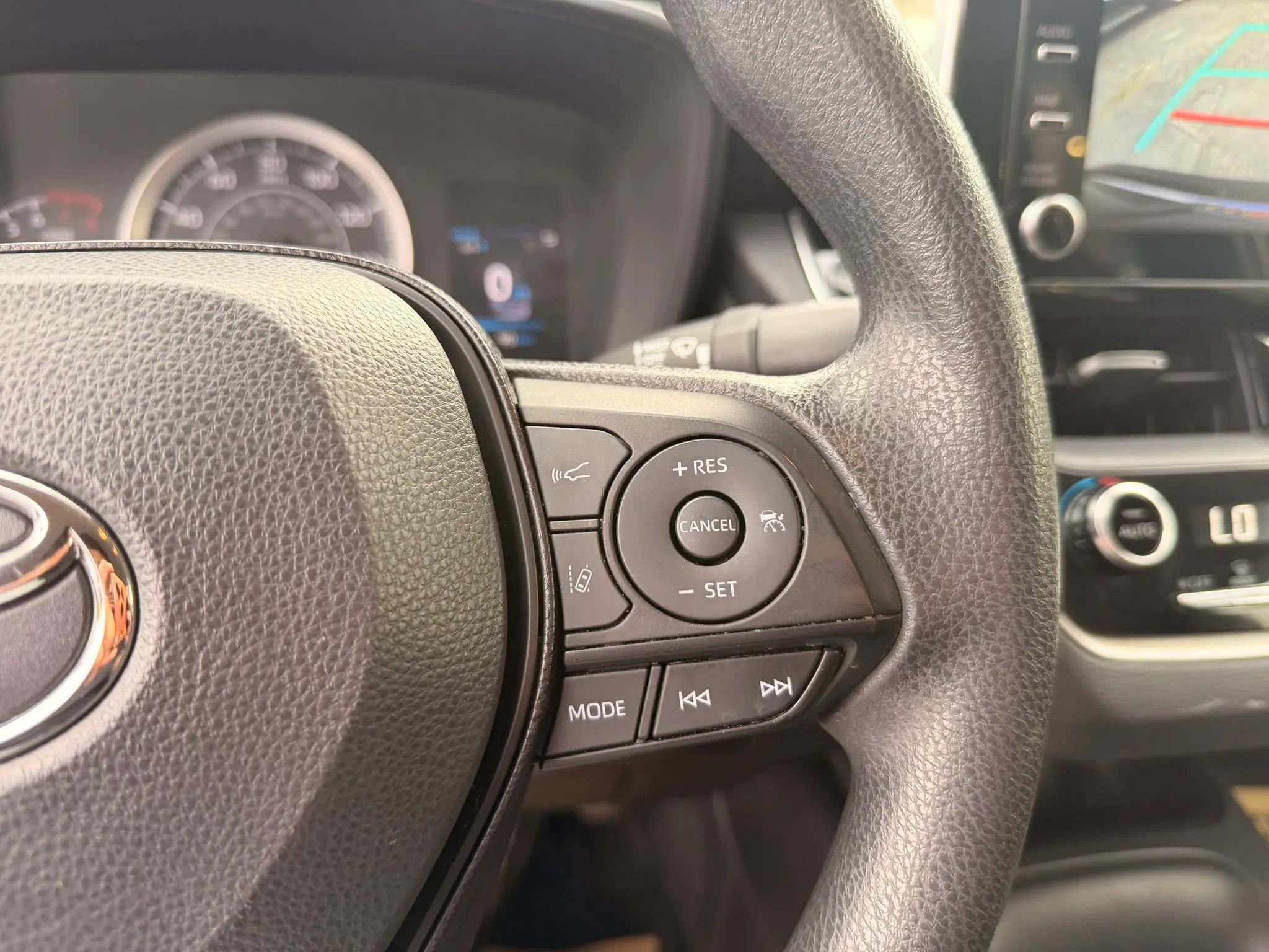 Used 2020 Toyota Corolla LE FWD image 20