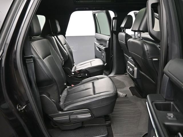 Used 2021 Ford Expedition Max XLT image 17