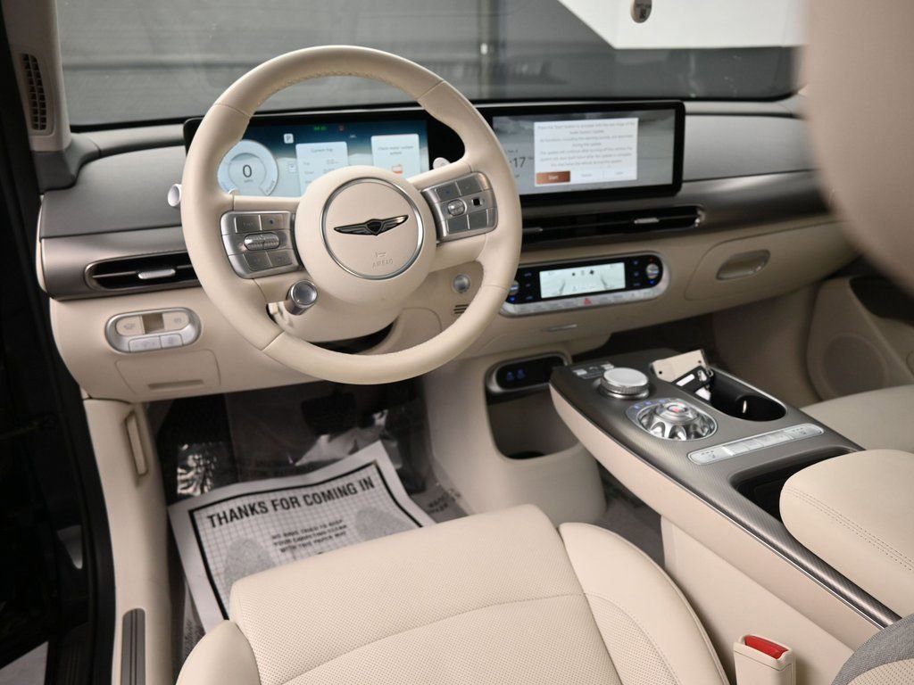 Used 2024 Genesis GV60 RWD image 10