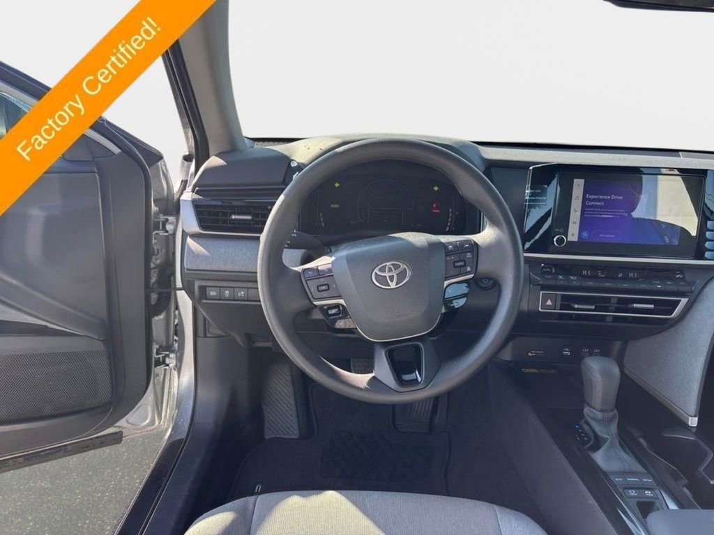 Used 2025 Toyota Camry LE image 14