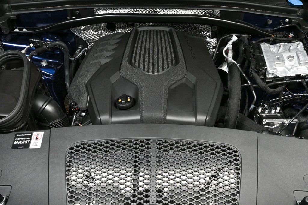 Certified 2026 Porsche Macan image 35