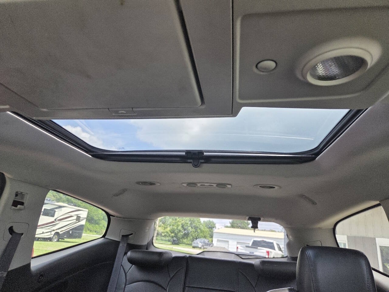 Used 2010 Chevrolet Traverse LT w/ Personal Connectivity Package FWD image 9