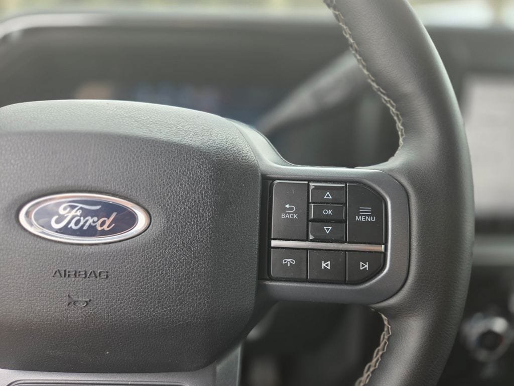 Used 2025 Ford F350 Lariat w/ FX4 Off-Road Package AWD/4WD image 17