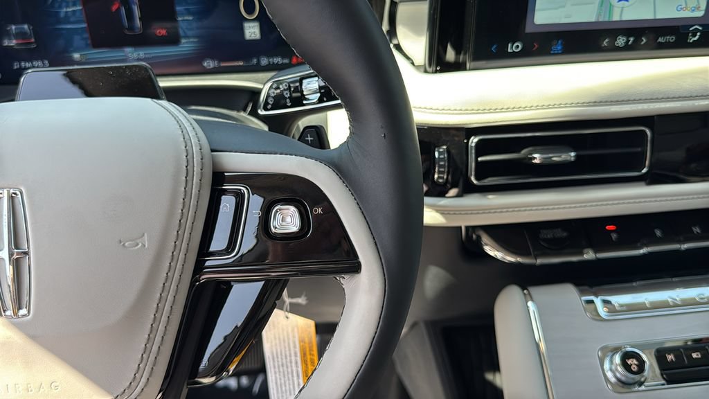 New 2026 Lincoln Aviator Reserve AWD/4WD image 12