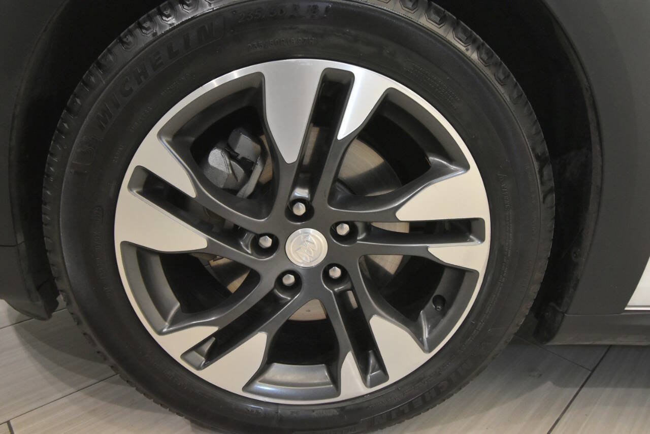 Used 2018 Buick Regal Essence w/ Driver Confidence Package #1 AWD/4WD image 11