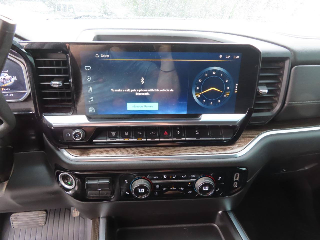 Used 2024 Chevrolet Silverado 2500 LT AWD/4WD image 33