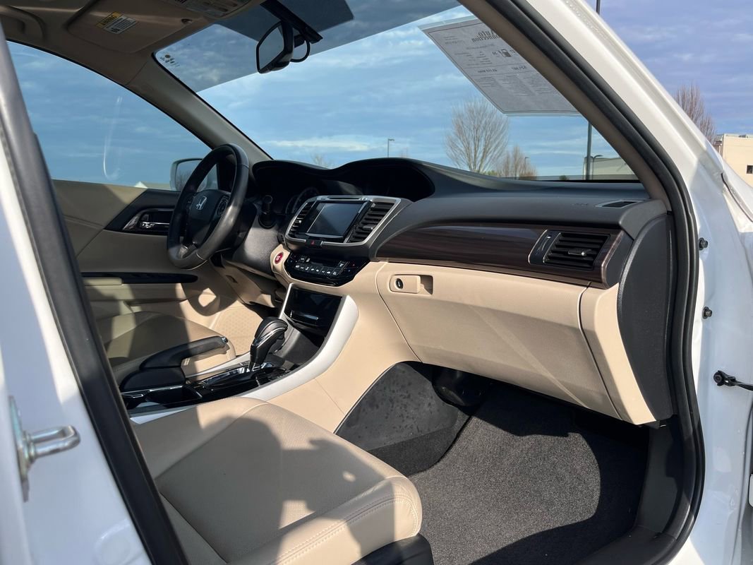 Used 2017 Honda Accord EX-L image 14