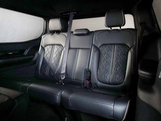 Used 2022 Jeep Grand Wagoneer Series III w/ Rear Seat Video Group 1 AWD/4WD image 25