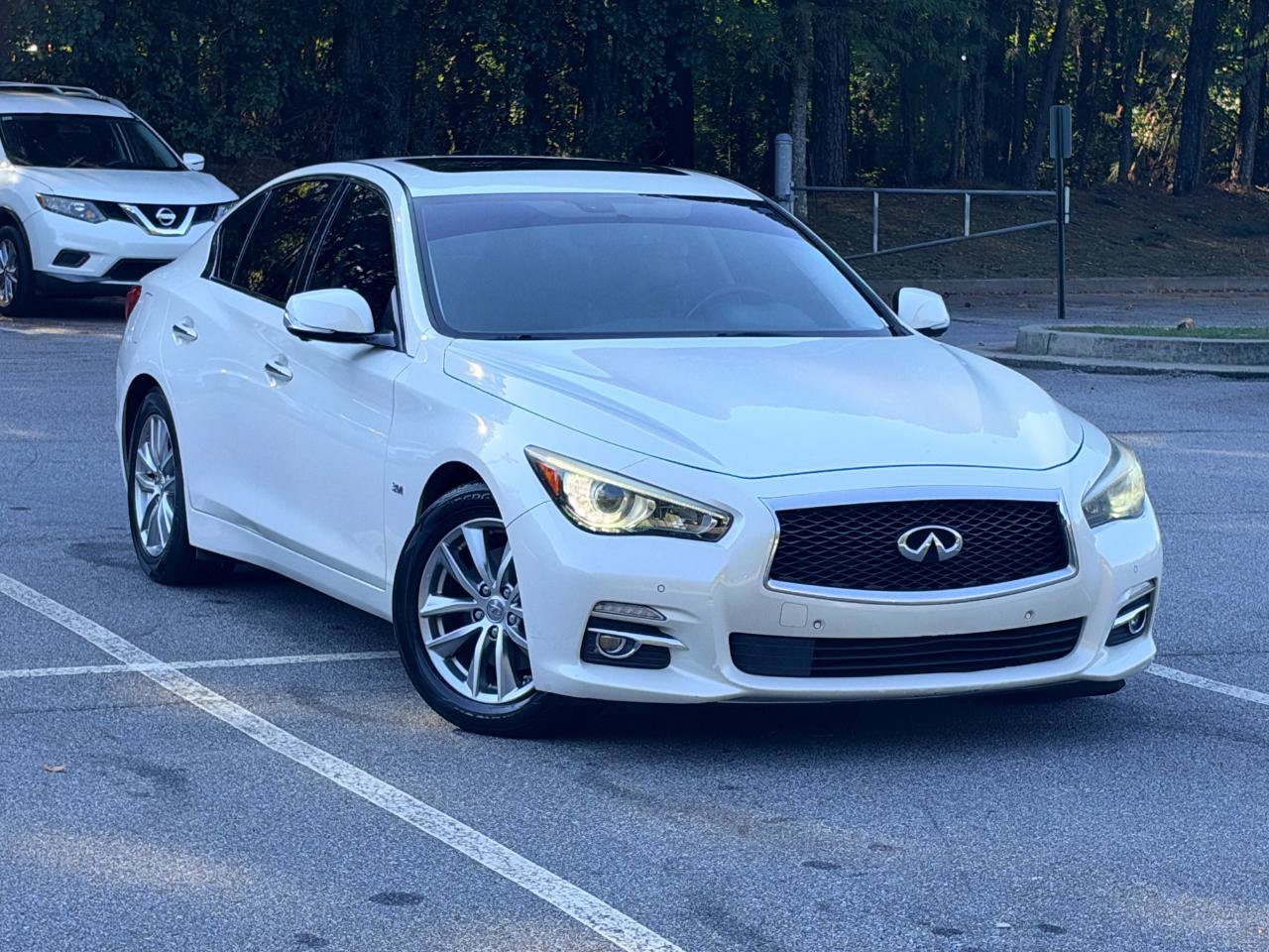 Used 2017 INFINITI Q50 3.0t Premium w/ Driver Assistance Package RWD image 5