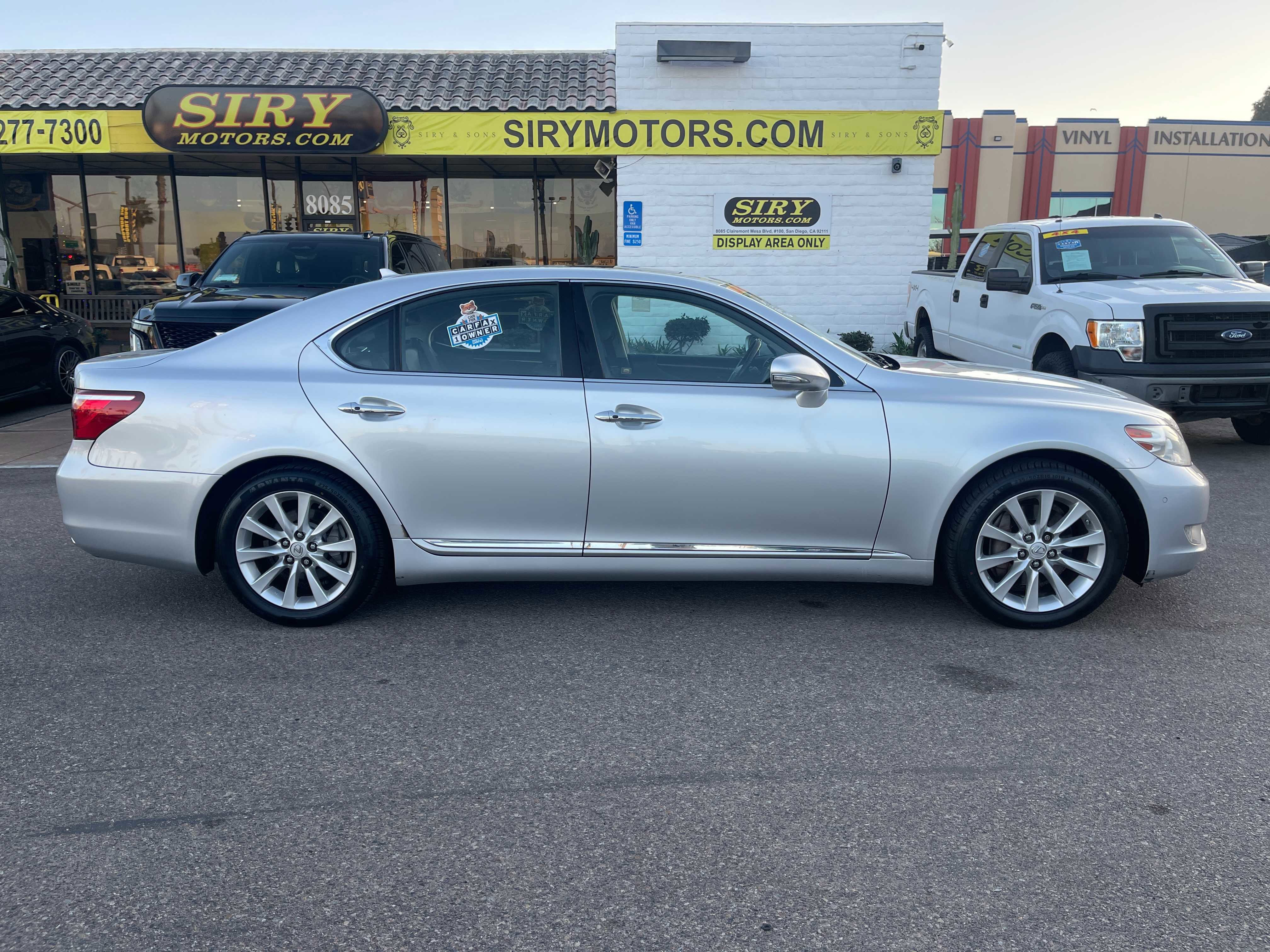 Used 2011 Lexus LS 460 w/ Comfort Pkg image 2