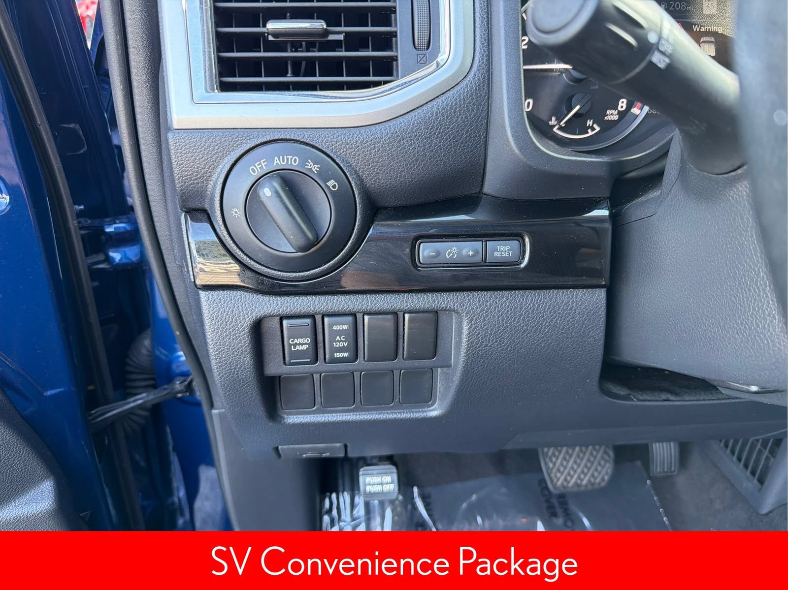 Used 2020 Nissan Titan SV w/ SV Convenience Package RWD image 16