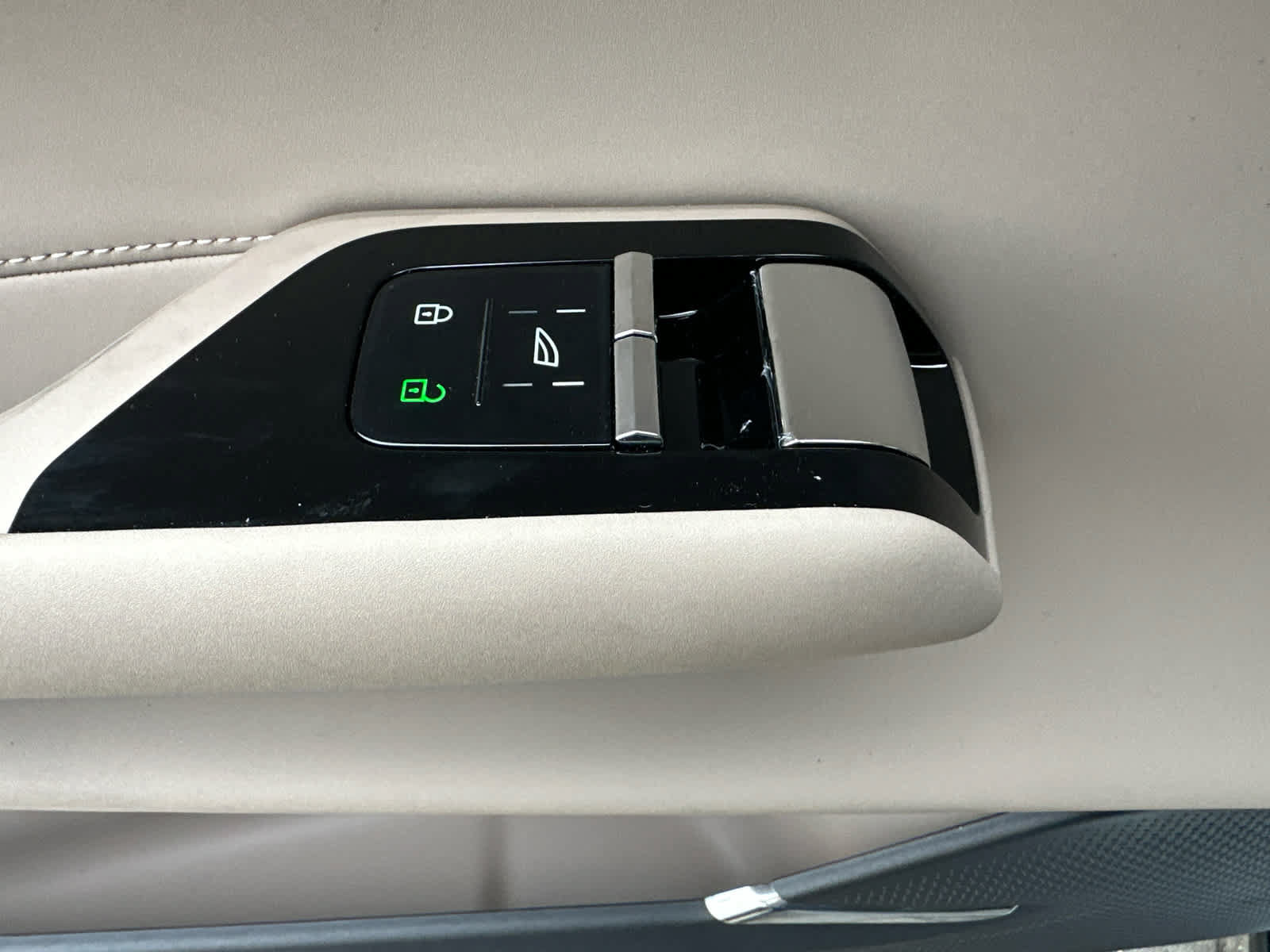 New 2026 Volvo EX90 Plus AWD/4WD image 10