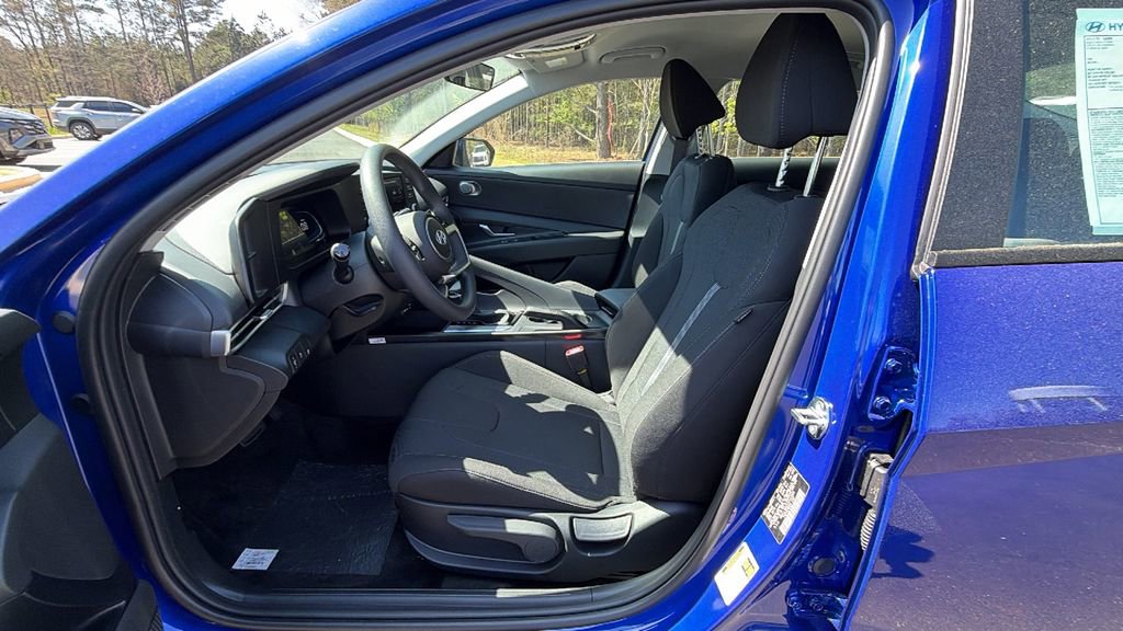 New 2026 Hyundai Elantra SE image 9