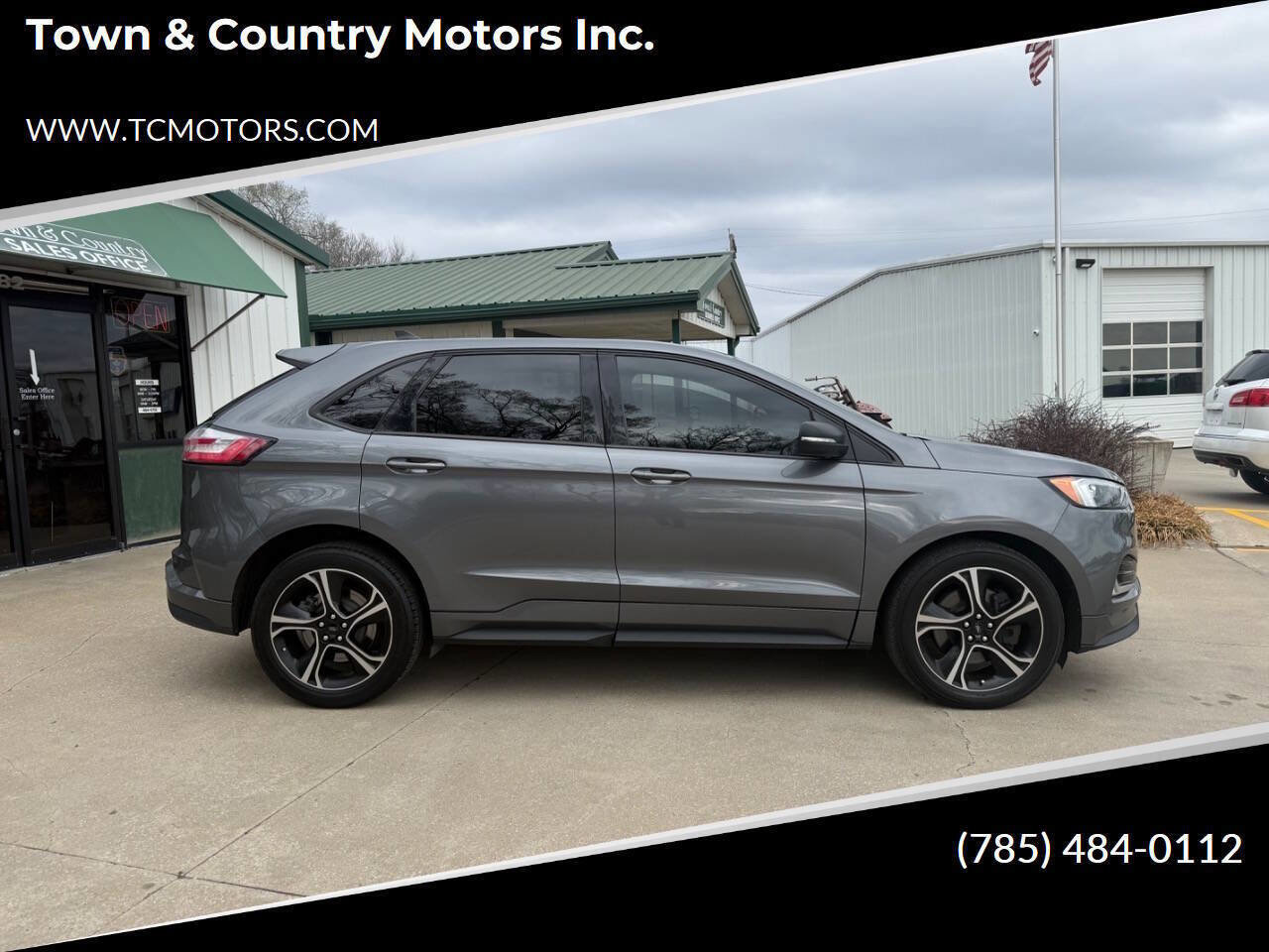 Used 2021 Ford Edge ST image 1