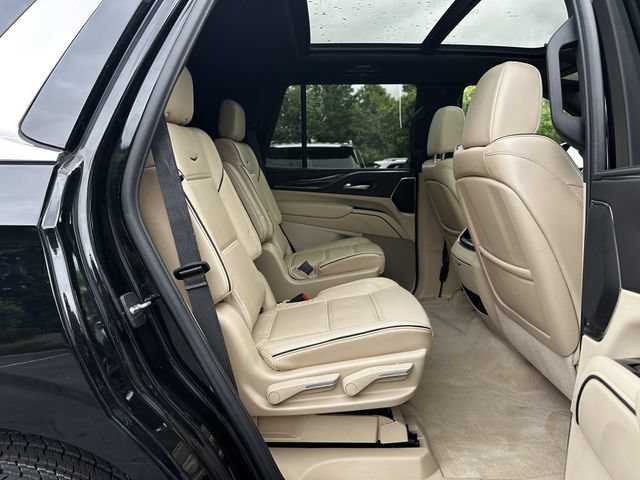 Used 2024 Cadillac Escalade Premium Luxury AWD/4WD image 37
