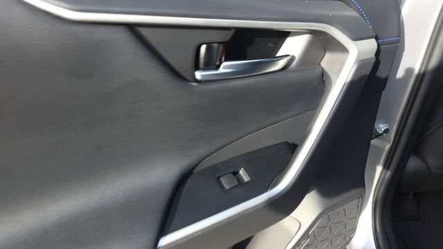 Used 2021 Toyota RAV4 XSE AWD/4WD image 17