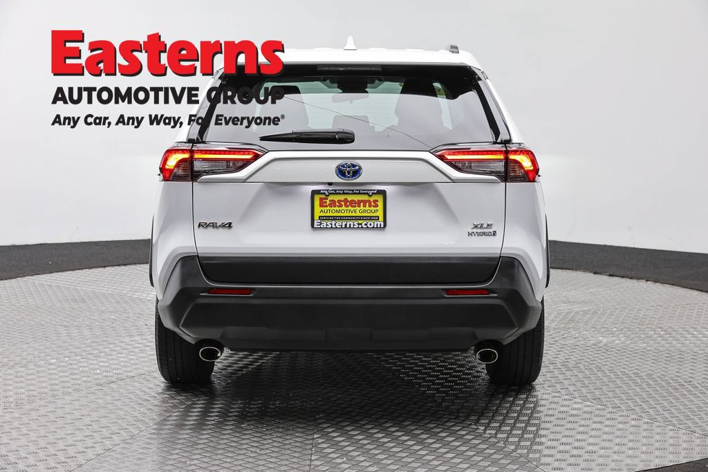 Used 2022 Toyota RAV4 XLE AWD/4WD image 6