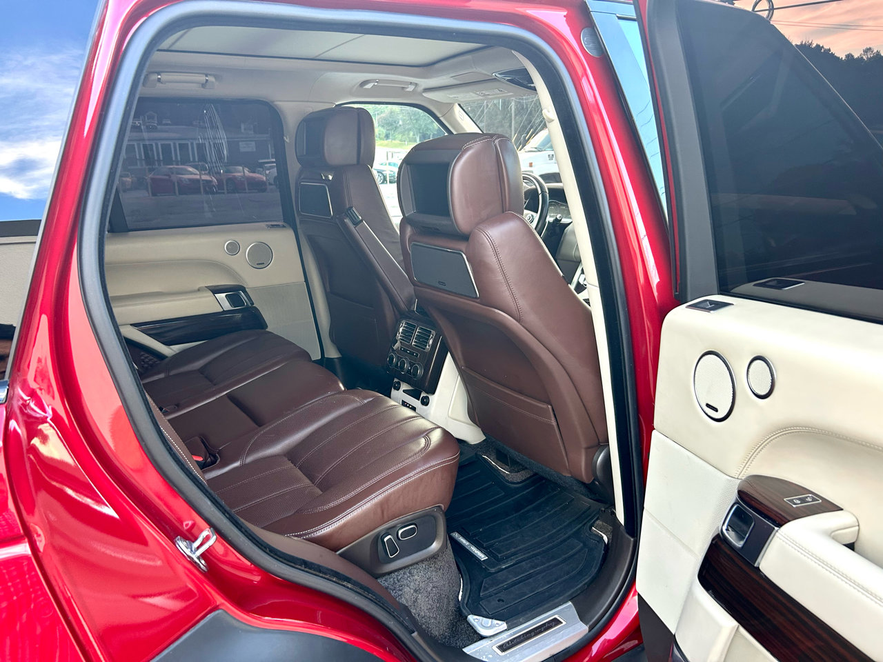 Used 2015 Land Rover Range Rover Autobiography image 20