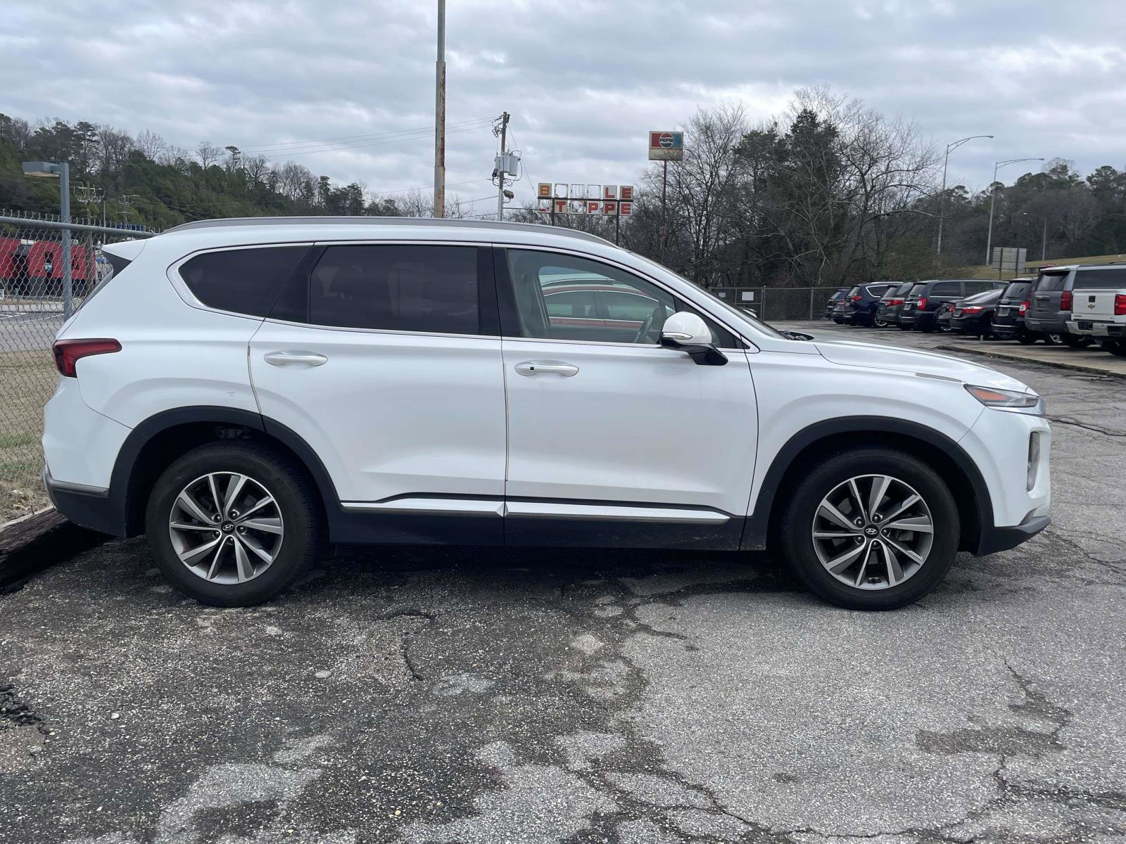 Used 2019 Hyundai Santa Fe FWD image 2