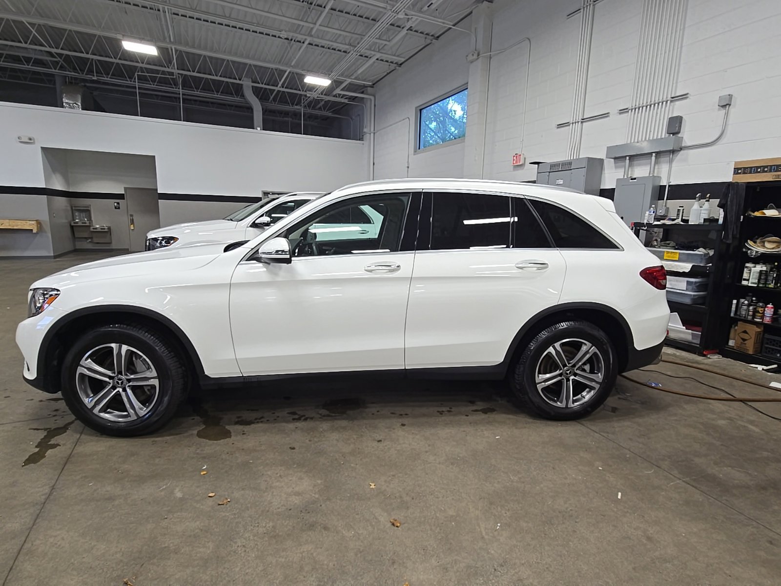 Used 2019 Mercedes-Benz GLC 300 4MATIC image 2