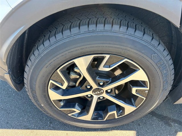 Used 2023 Kia Sportage EX image 17