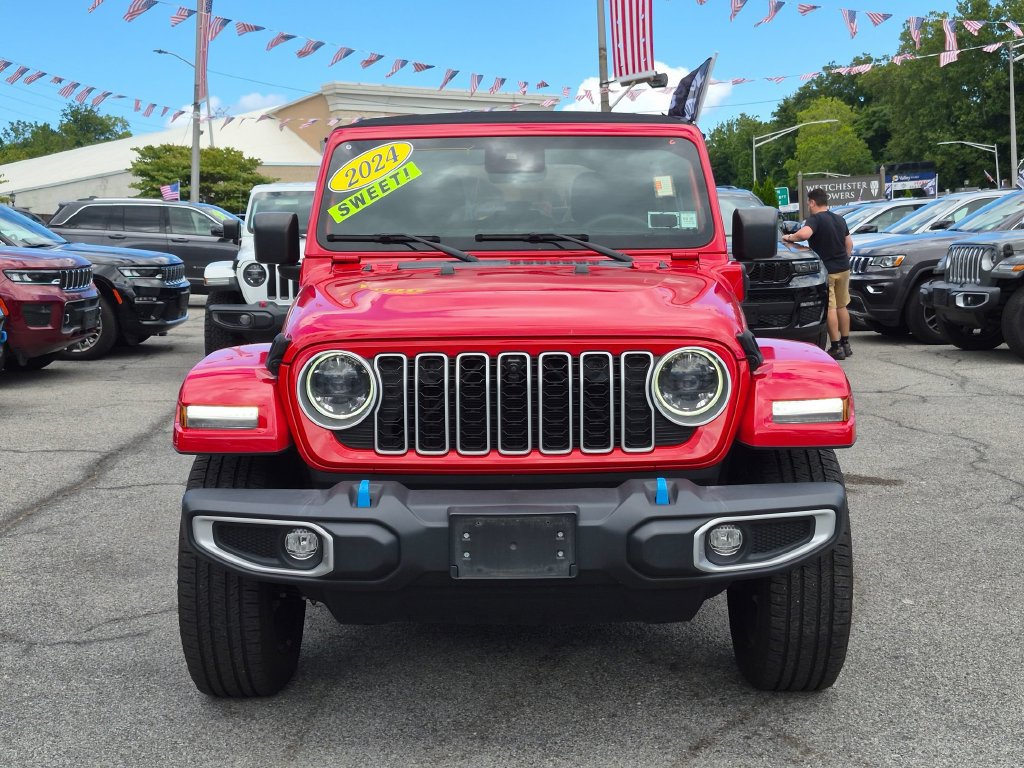 Used 2024 Jeep Wrangler Unlimited Sahara w/ Technology Group AWD/4WD image 3