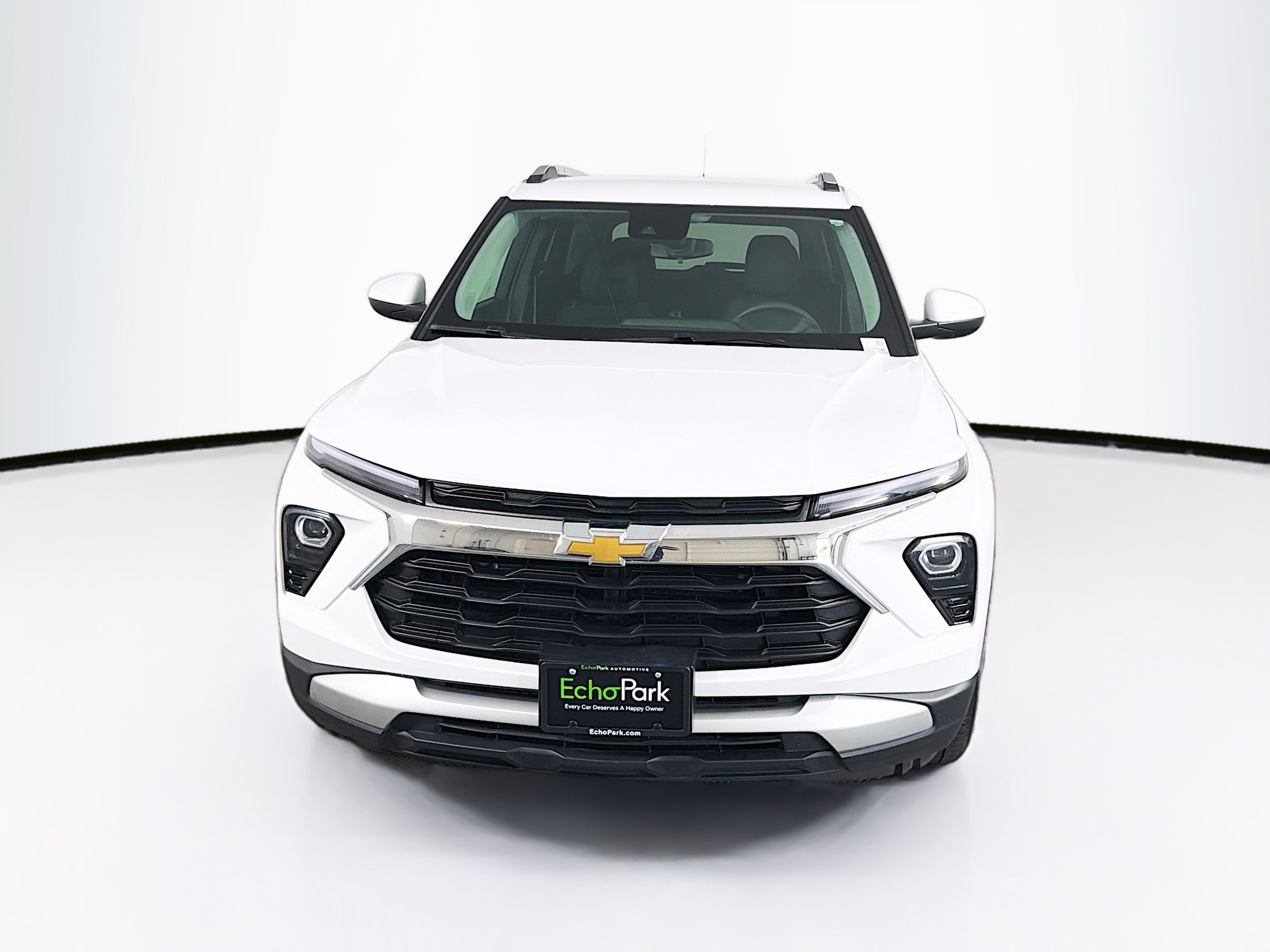 Used 2024 Chevrolet TrailBlazer LT FWD image 2