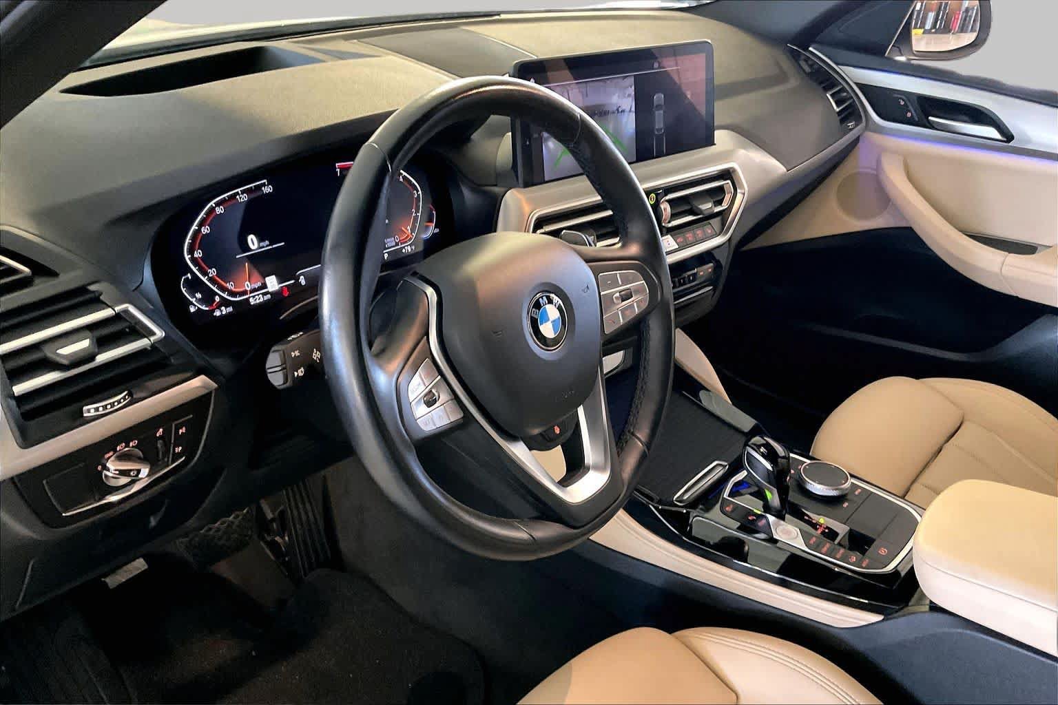 Used 2025 BMW X4 xDrive30i AWD/4WD image 16