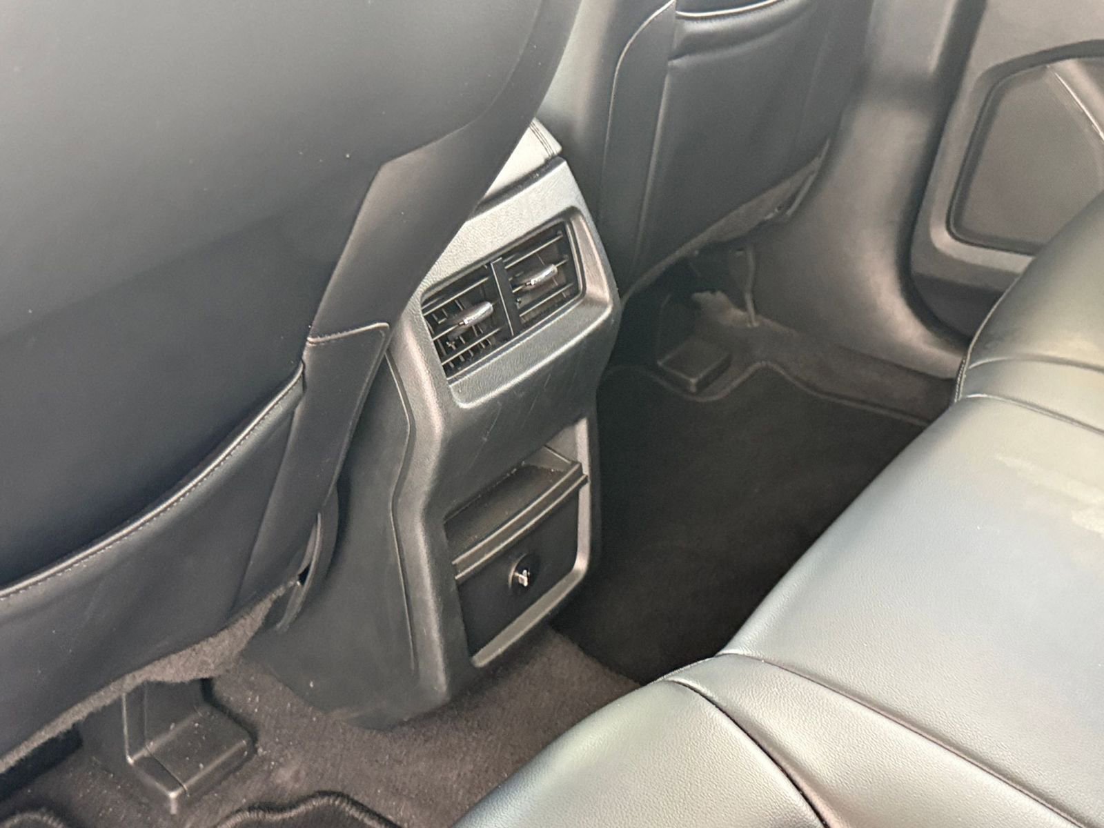 Used 2024 Ford Edge SEL image 24