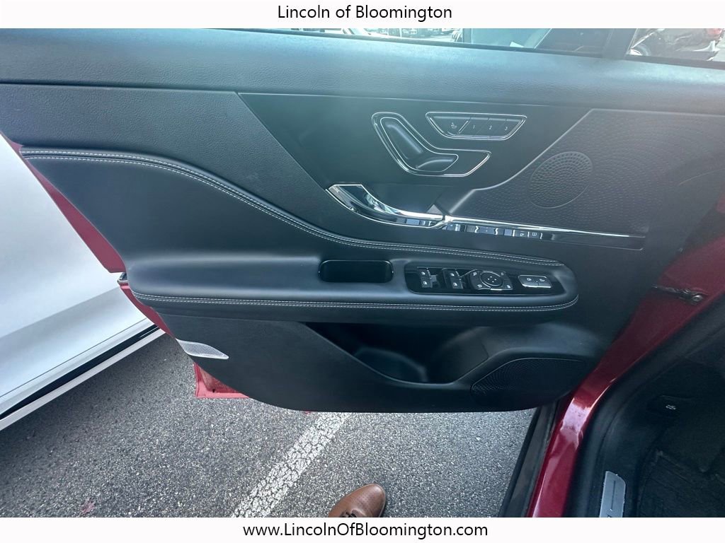 New 2025 Lincoln Corsair AWD w/ Equipment Group 101A image 19