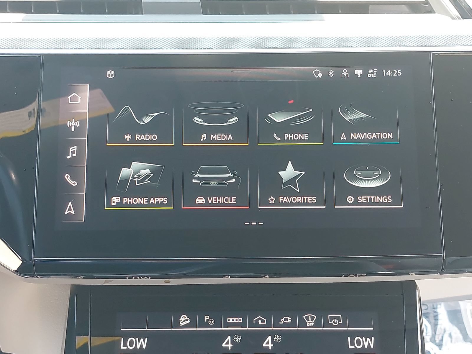 Used 2024 Audi Q8 e-tron Prestige w/ Prestige Package AWD/4WD image 24
