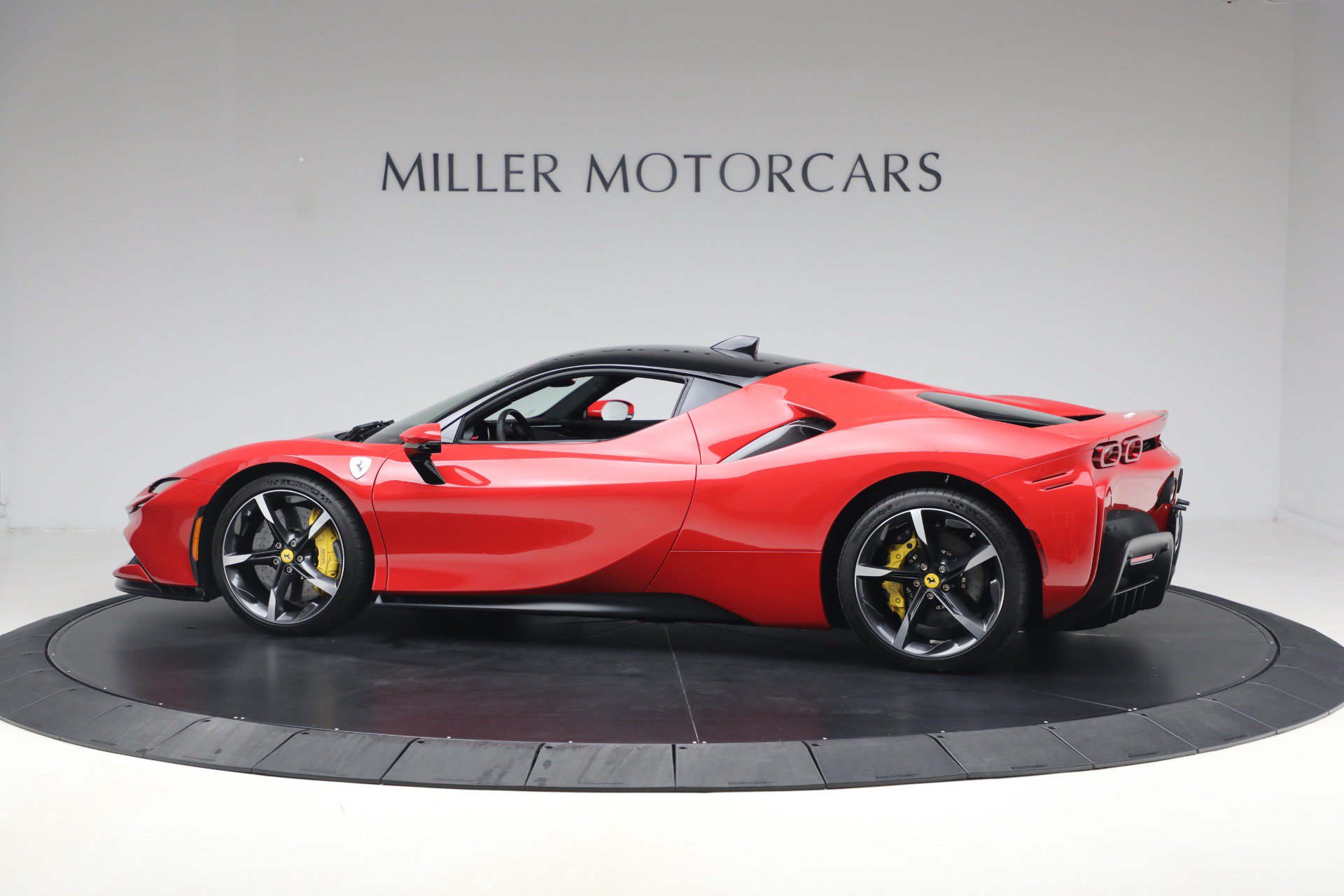 Used 2023 Ferrari SF90 Stradale AWD/4WD image 5